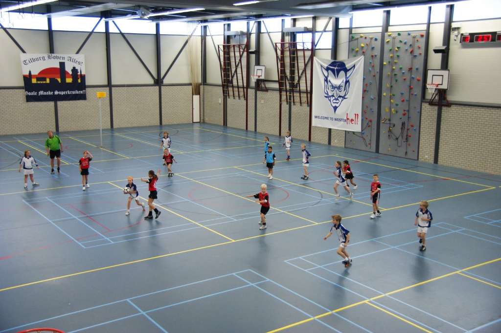 Korfbal E1  4 december-24.JPG